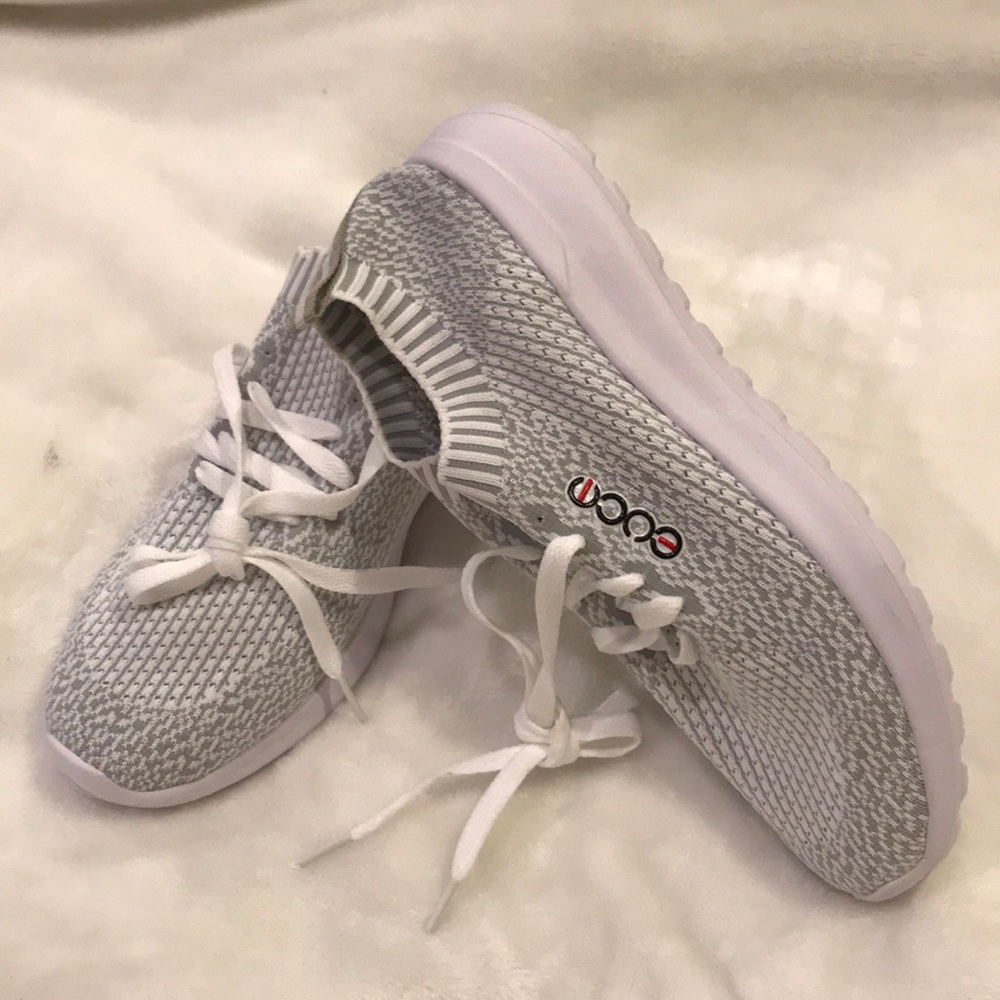 For u create women’s Walking Shoes Gray size 40